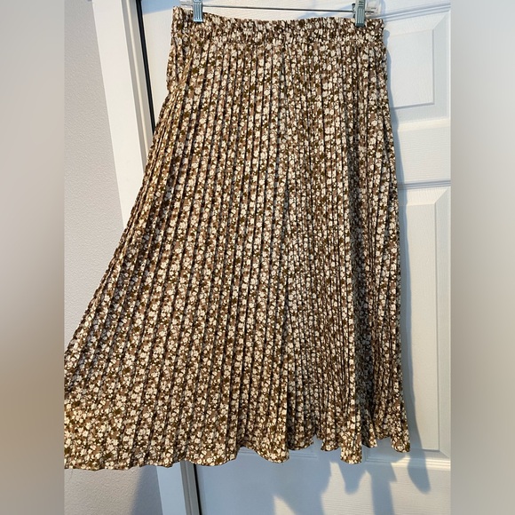 Tan Floral Pleated Maxi Skirt - Picture 2 of 3